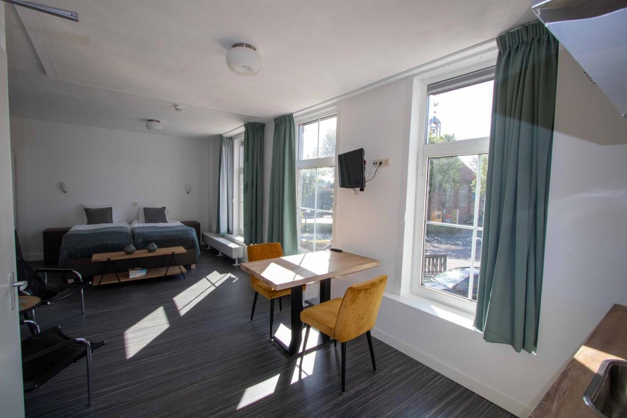 The Town Hotel Studios Appartments Zuidzande Esterno foto